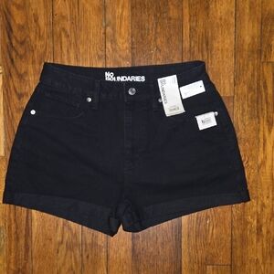 No Boundaries High Rise Denim Shorts In Size 8